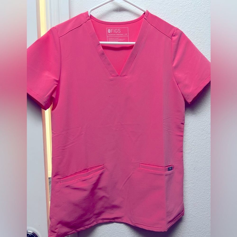 FIGS Womens Scrub Set- Neon Pink